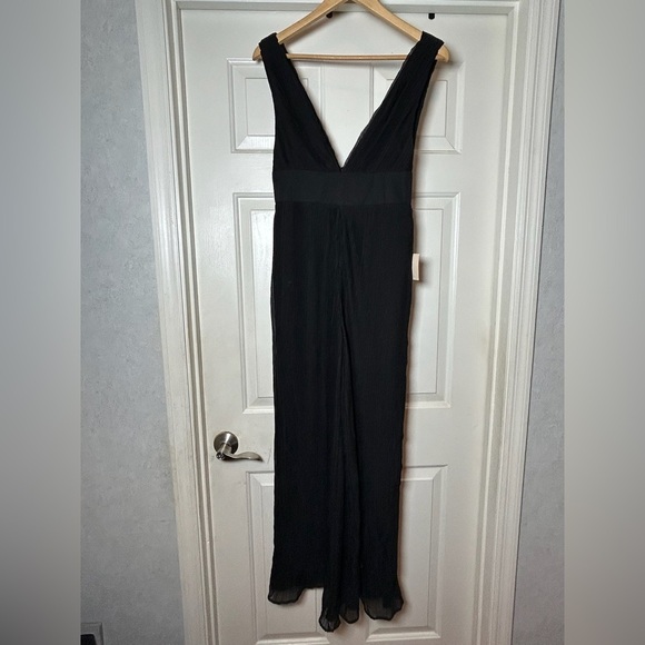 Revolve Superdown Winona Deep V Neck Wide Leg Chiffon Pleat Black Jumpsuit Sz S - Picture 4 of 13